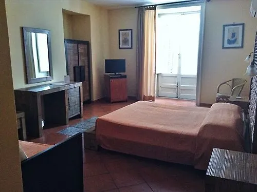 Kalamarina Rooms Palermo 2*,